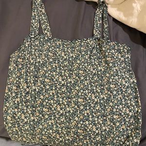 Soft floral print American Eagle tank